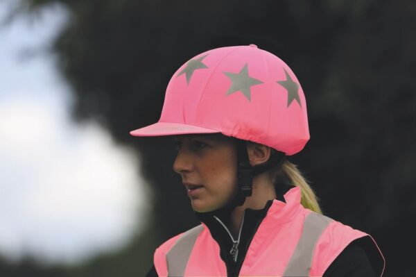 EQUI-FLECTOR® Hat Cover Pink - Image 2